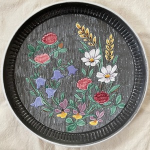 華やかな花たちの飾り皿