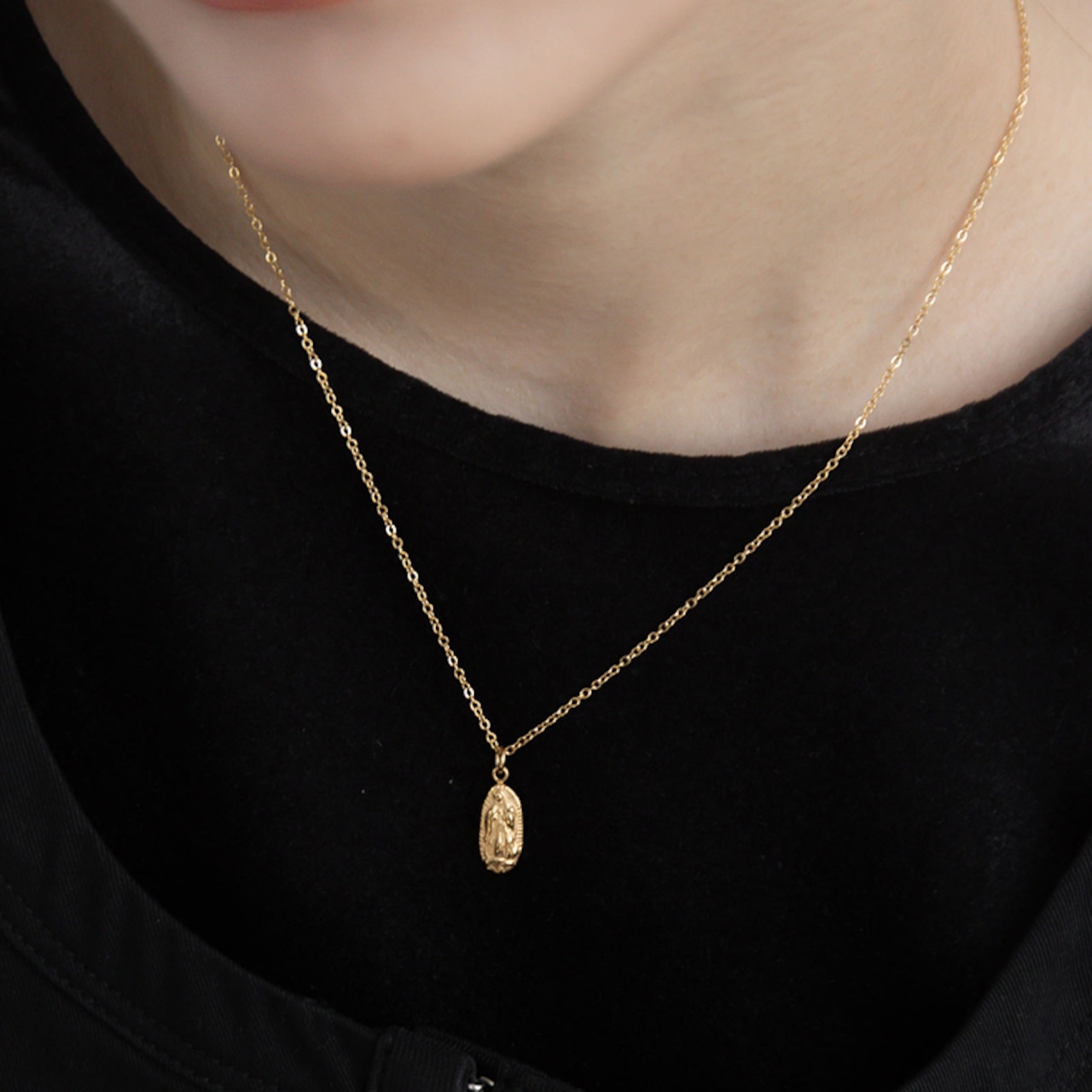 【ネコポス便】金属アレルギー対応 聖母マリア オーバルペンダントネックレス コイン メダル 2406