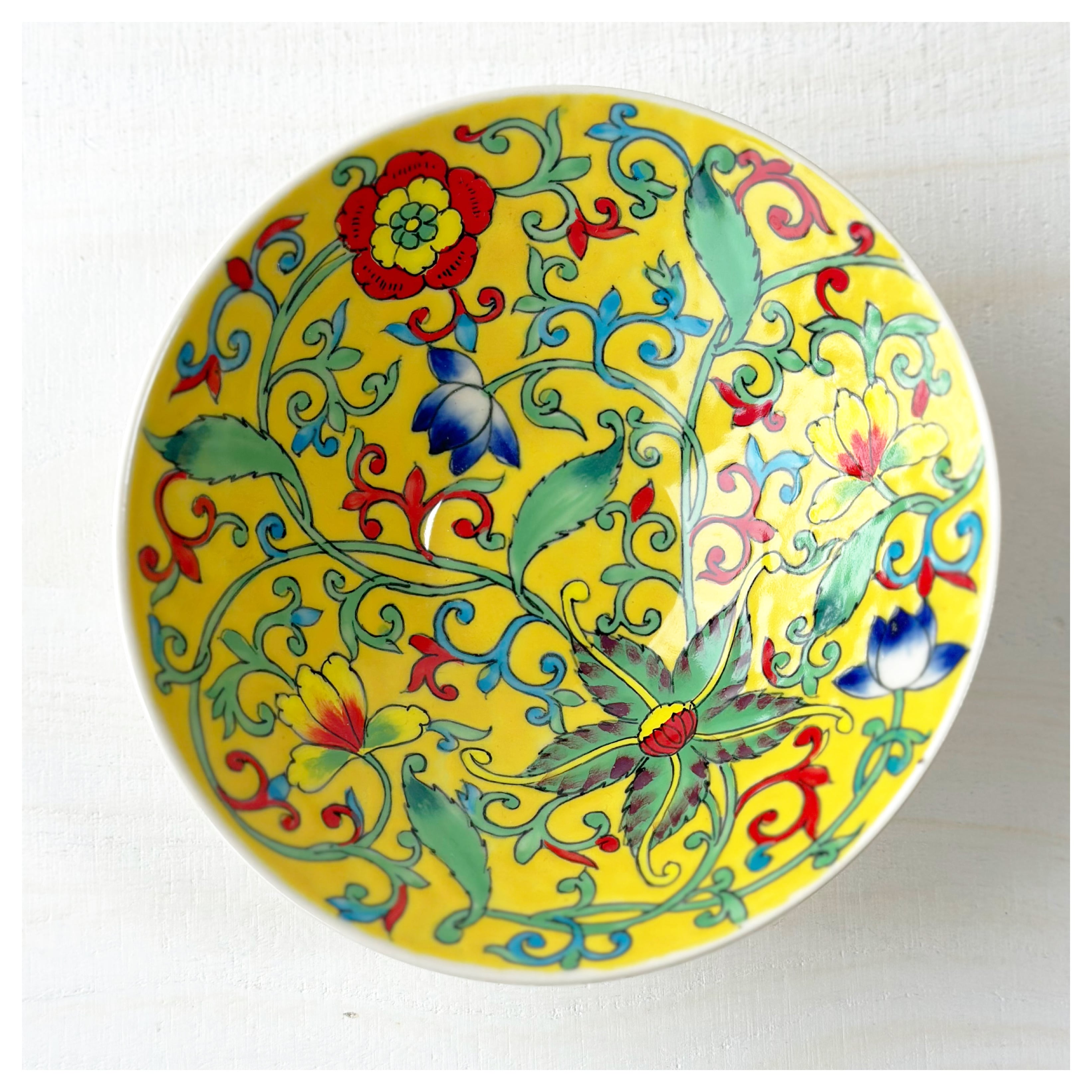 新品 ベトナムのバッチャン焼き 蓮柄の鉢4枚セット ベトナムの