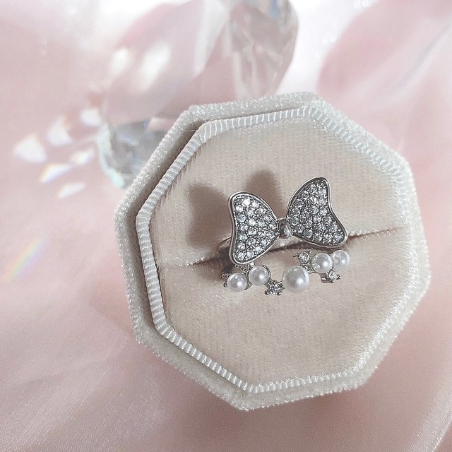 double arm ribbon pearl ring