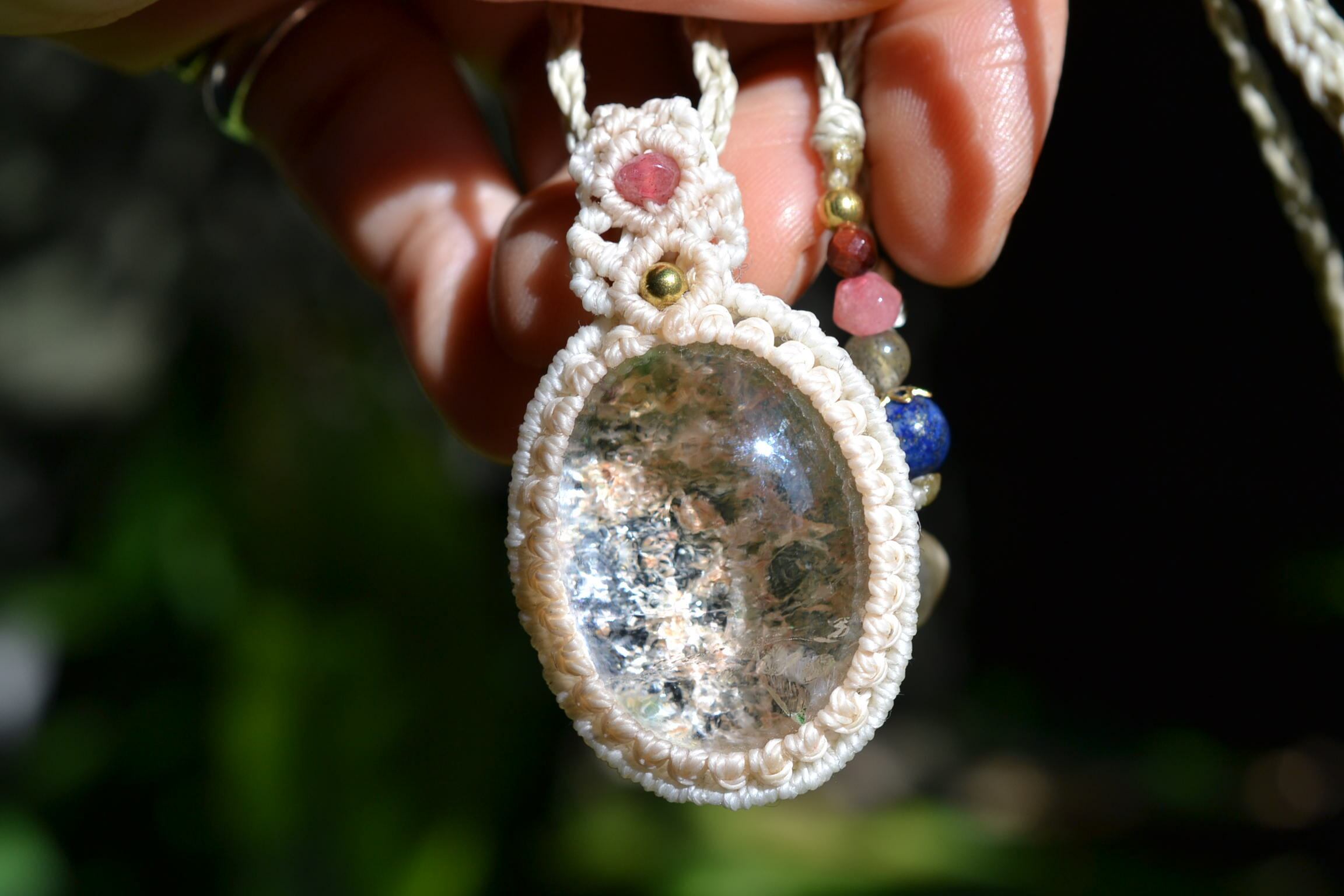 白い桜★ガーデンクォーツ マクラメペンダント