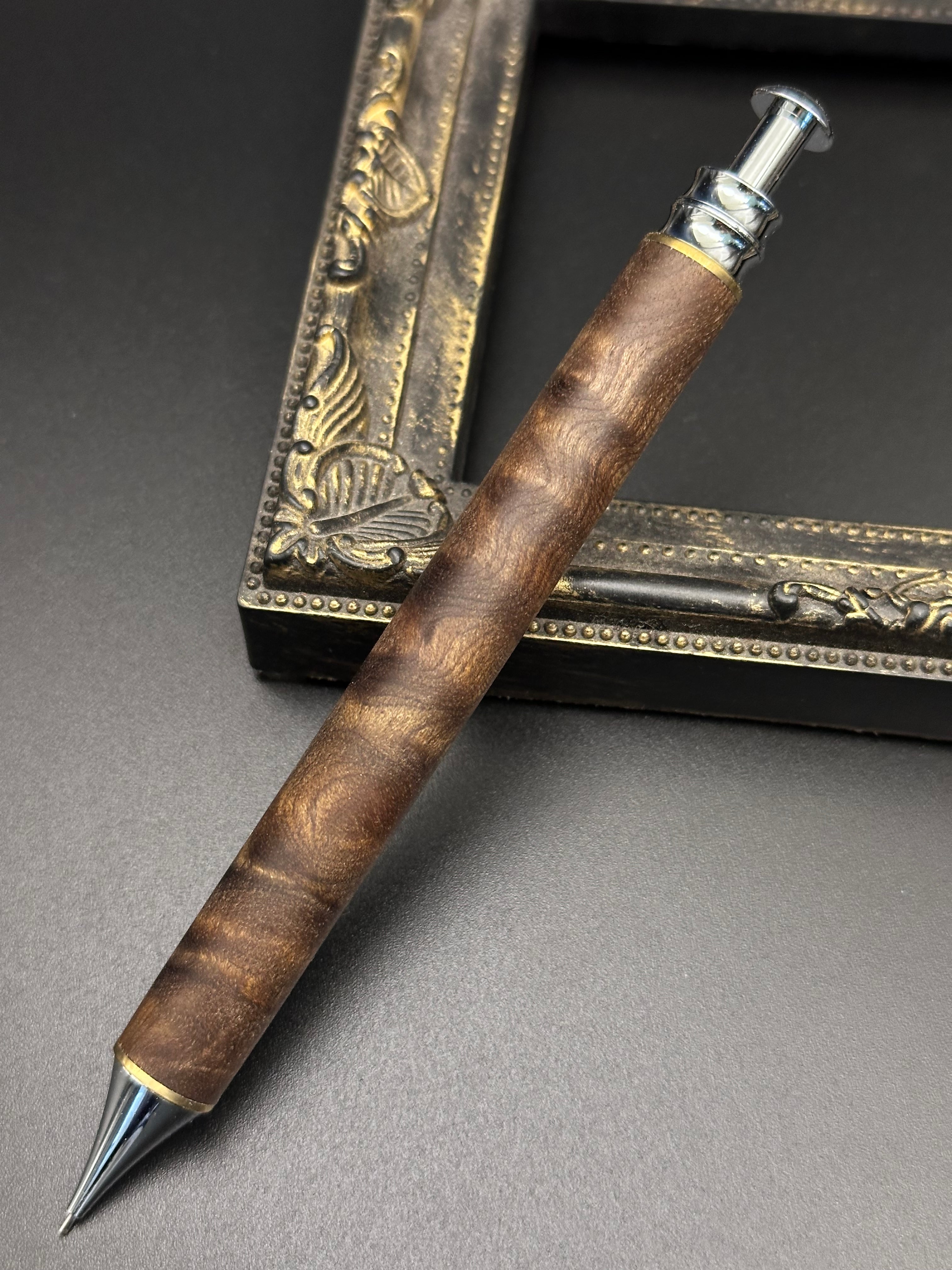 神代楠 縮杢/木軸 細軸ペン | Flamberg