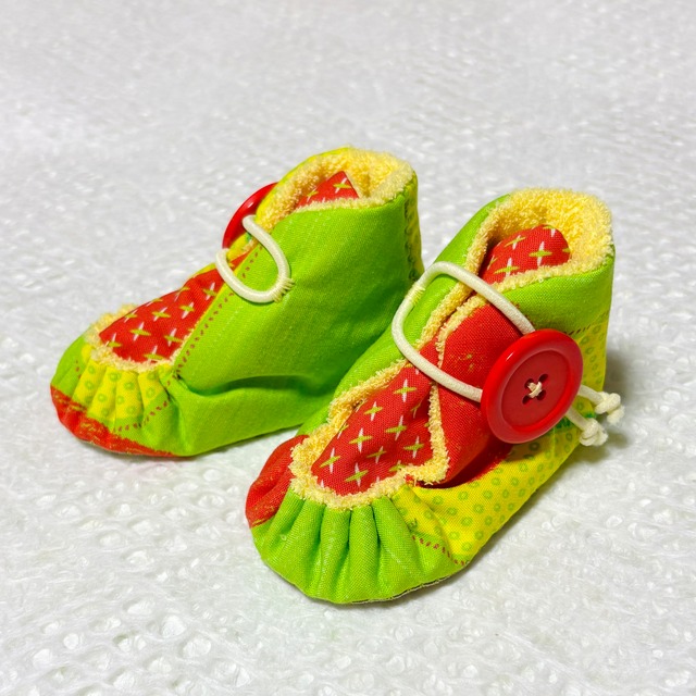 パイルベビーブーティ/10cm 白×大きな キミドリサークル(サイズオーダー可) ファーストシューズ 出産祝い