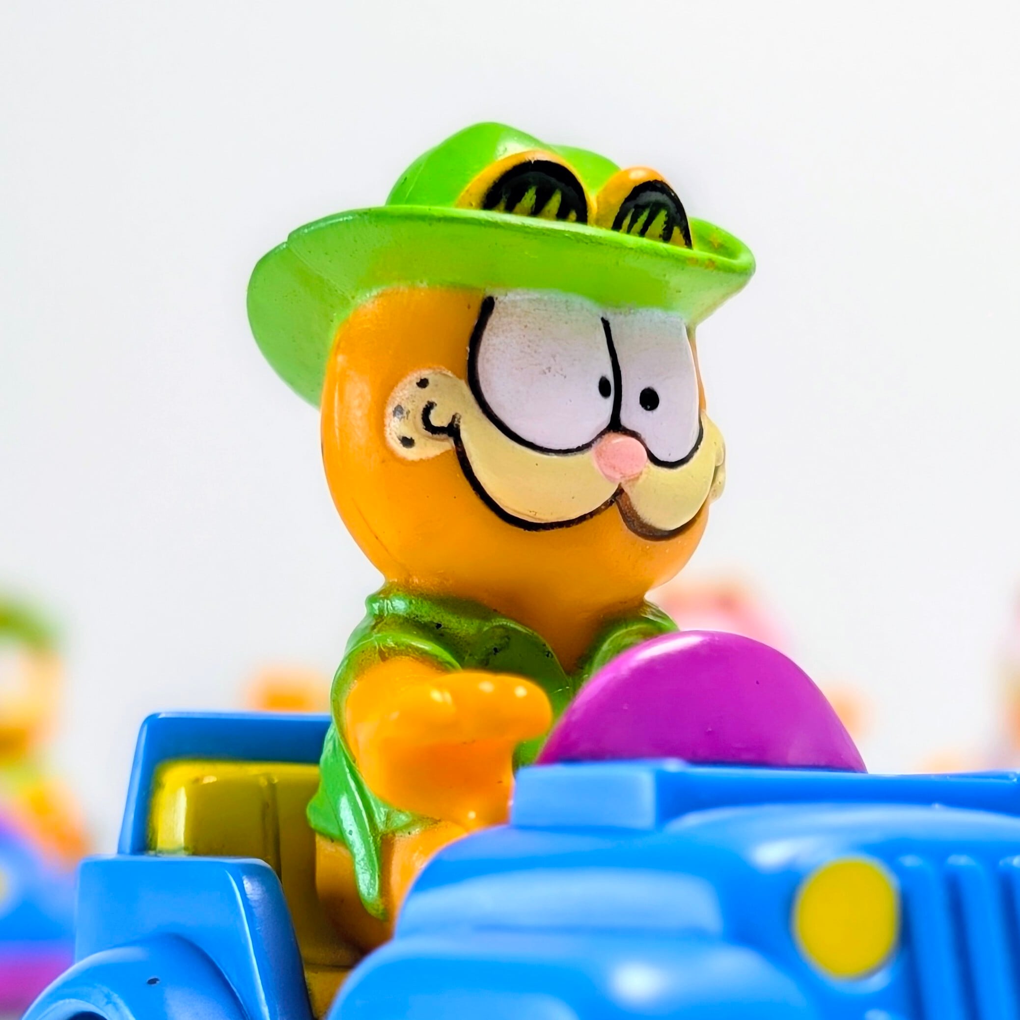 ☆ VINTAGE 1988 ☆【 McDonald's  ( マクドナルド ) 】1988年マクドナルドミールトイ 『 Garfield in 4-wheeler（ガーフィールド イン フォーウィラー）』〜ジープに乗ったあいつ(笑)〜 / ミールトイ / ハッピーミール 〚アメリカン雑貨 アメトイ〛