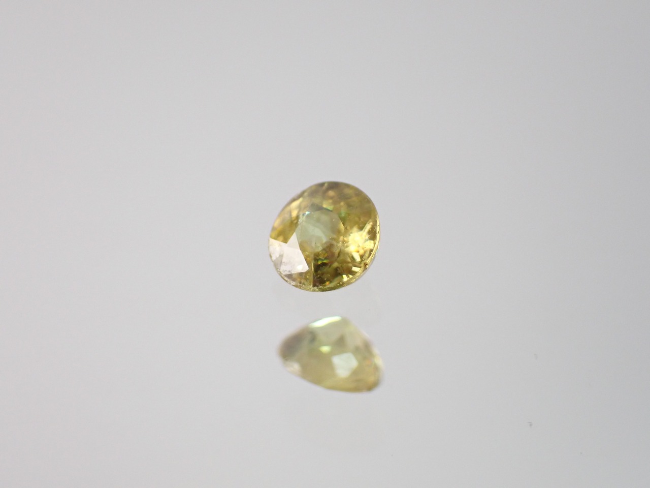 スフェーン　0.23ct　[C13‐623]