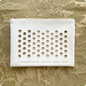 【フランス直輸入】残１個！Fondation Louis Vuitton (フォンダシオン ルイ・ヴィトン)美術館限定 フラットポーチ 3種