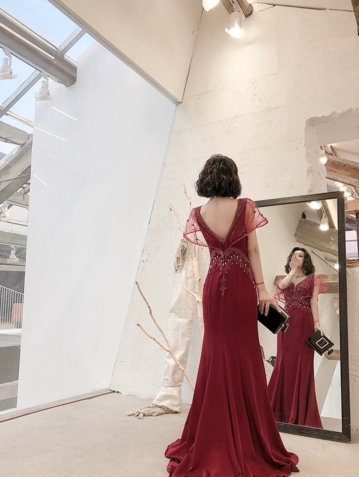 Kalinna イブニングドレス 赤い刺繍入りマーメイドドレス 【公式通販】