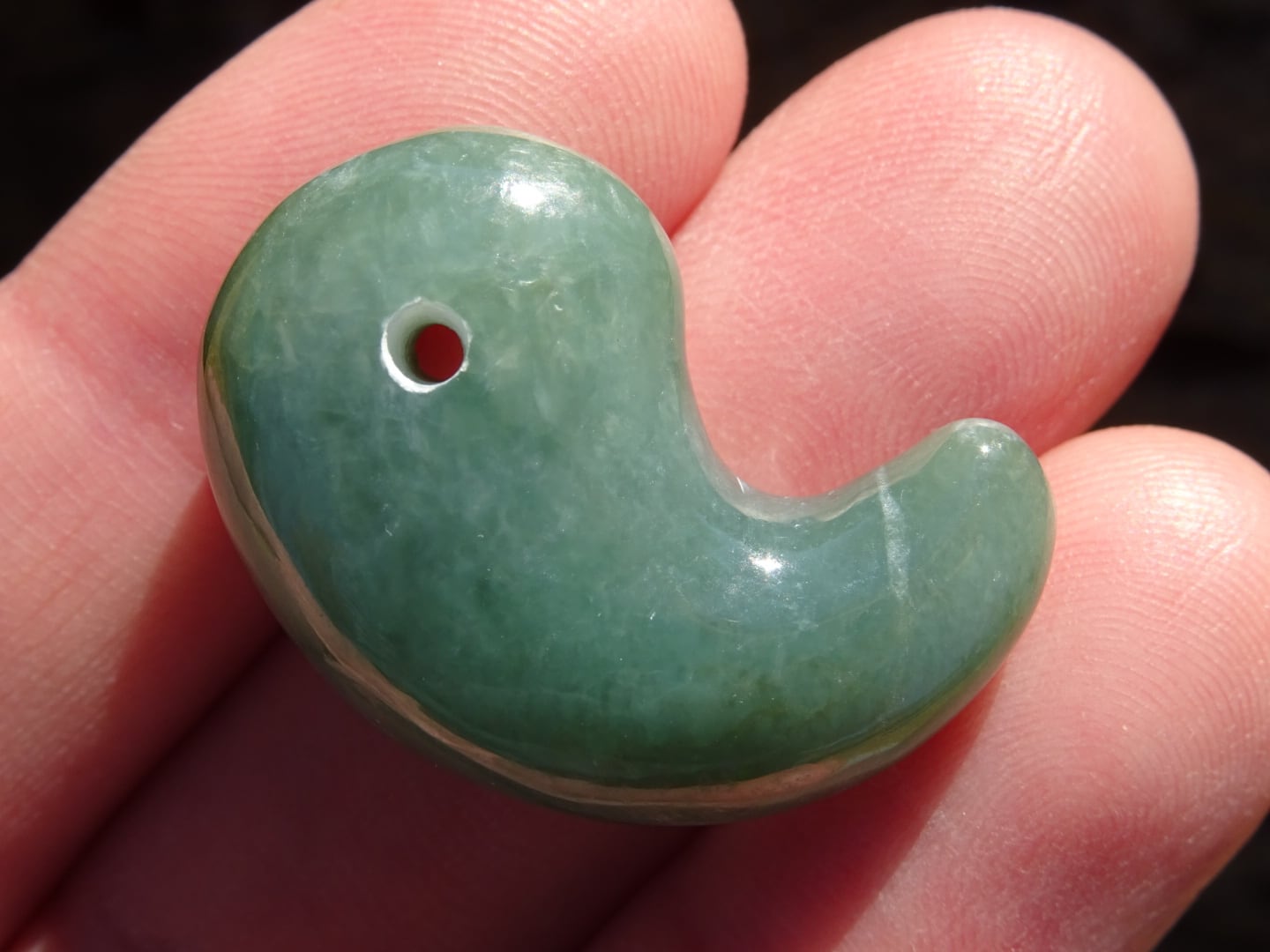 ミャンマーヒスイ勾玉 No.1 ~翠(Sui)~