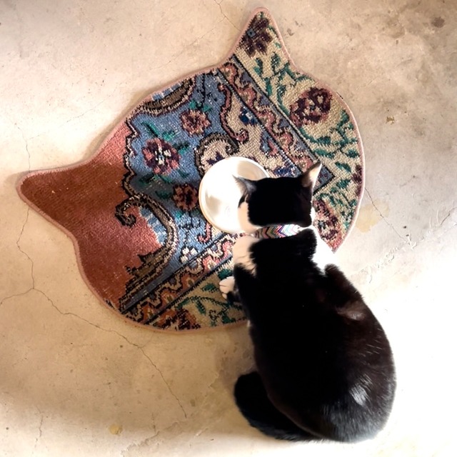 [トルコ] 猫型ヴィンテージラグ（約50×40cm)