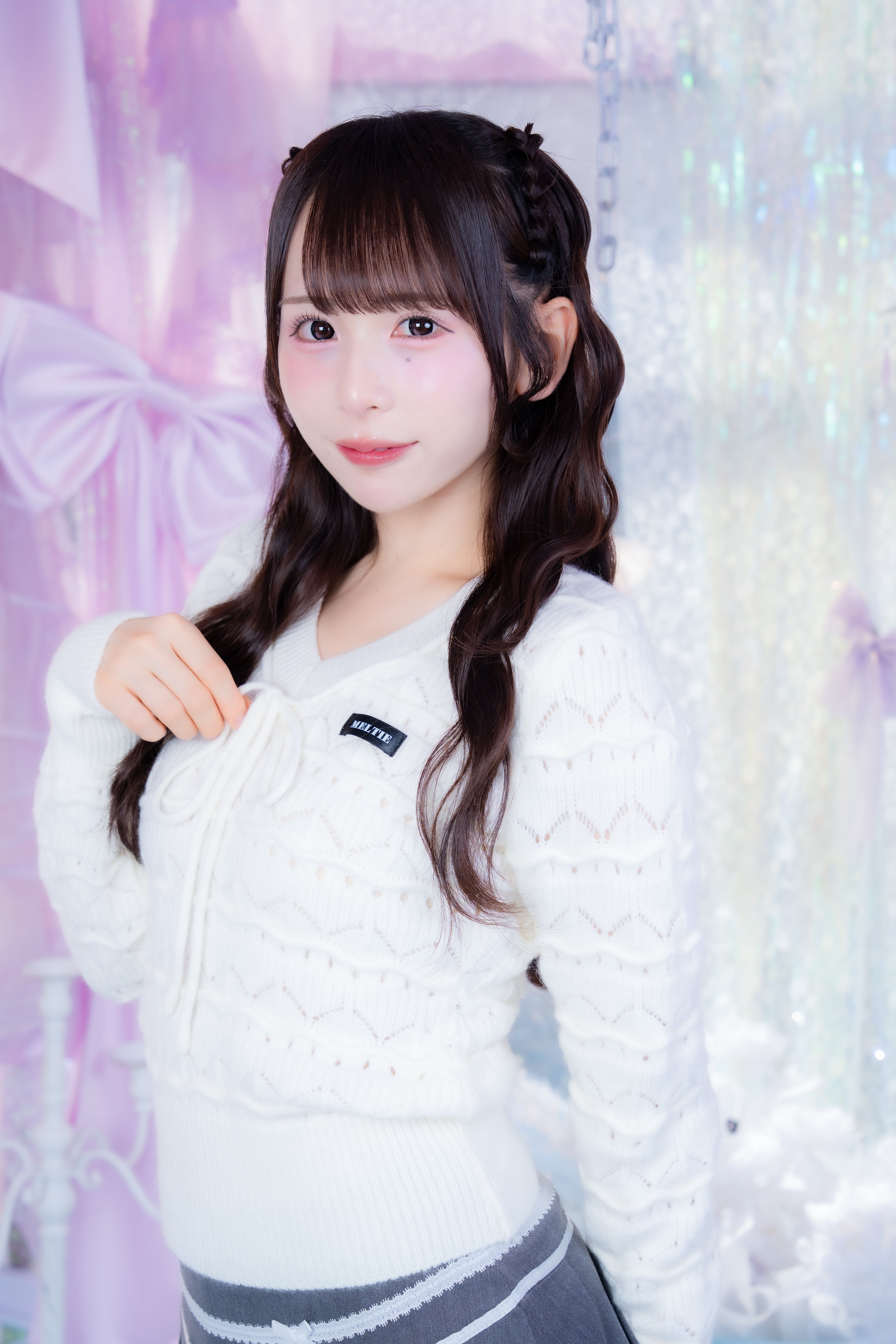 Ribbon V-Neck Knit