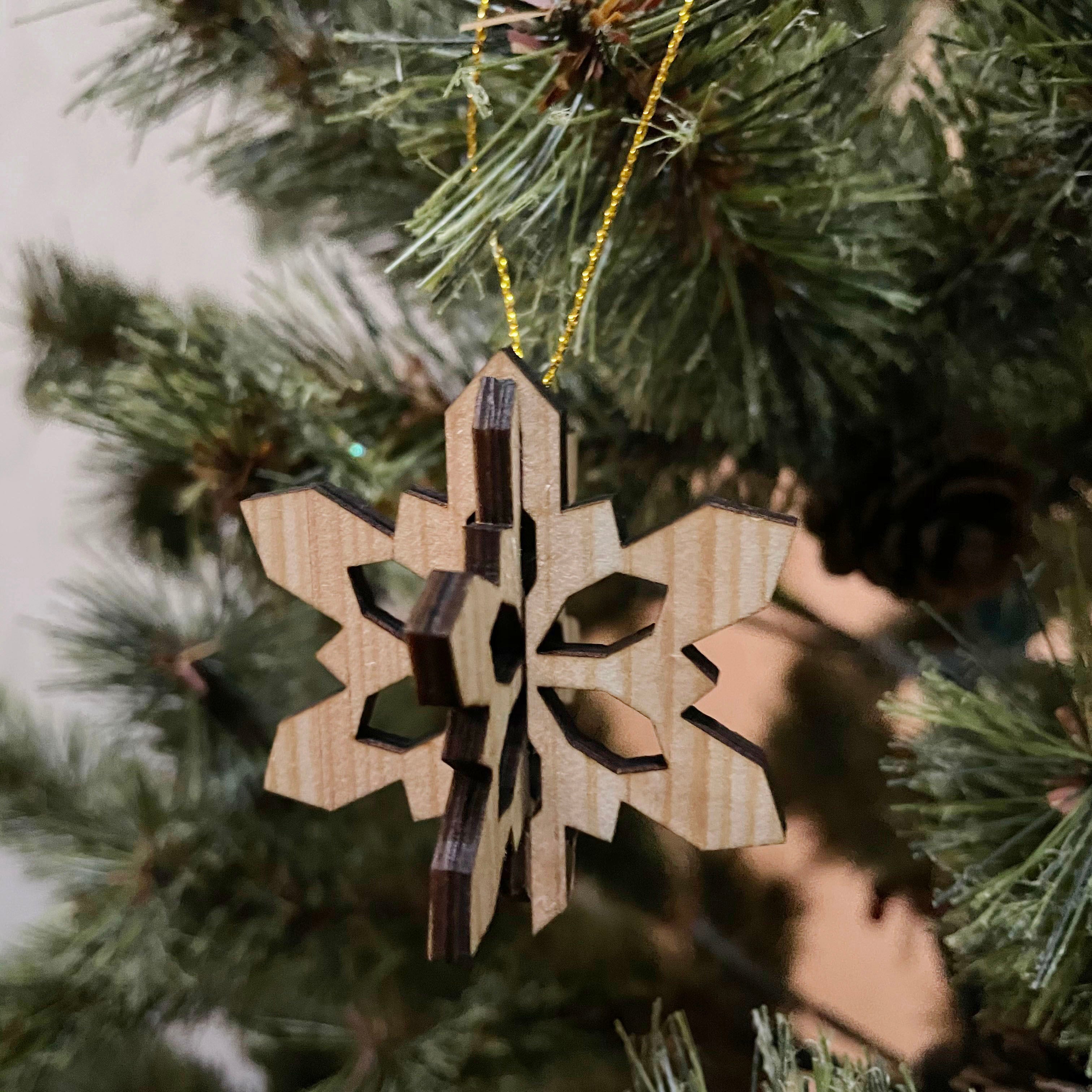 バカラ　クリスマスオーナメント　雪の結晶 バカラ クリスマスオーナメント 雪の結晶
