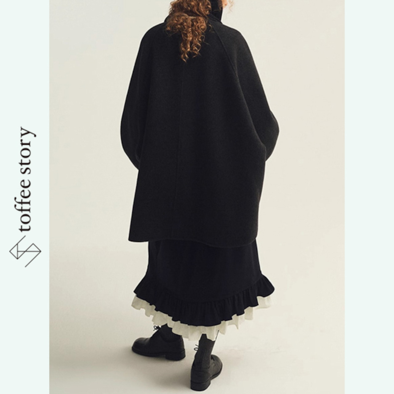 影と光をまとうリバーシブルコート 《P0297》