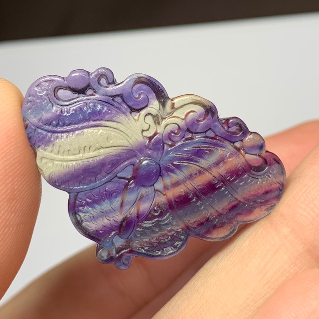 幻想的な色合い♪蝶々フローライトペンダントトップ