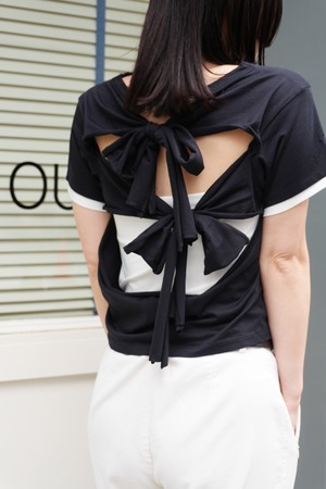 【KAYLE】BACK RIBBON TEE（BLACK）