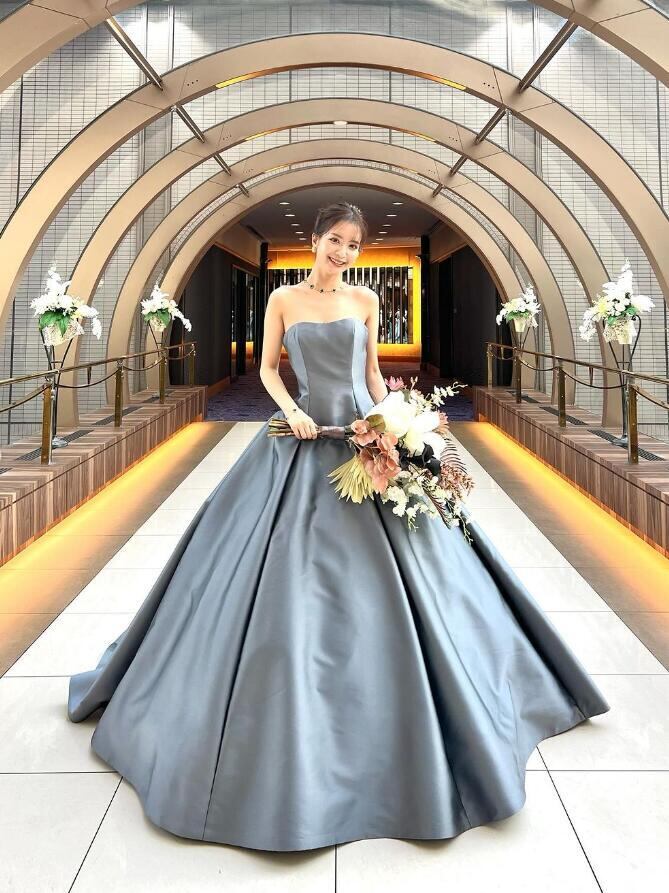 パーティードレス シルバーグレー ベアトップ くるみボタン ベアトップ  