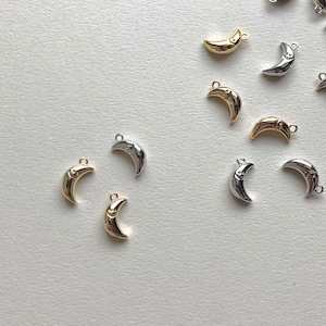 スマイル三日月チャーム(16K/プラチナメッキ)