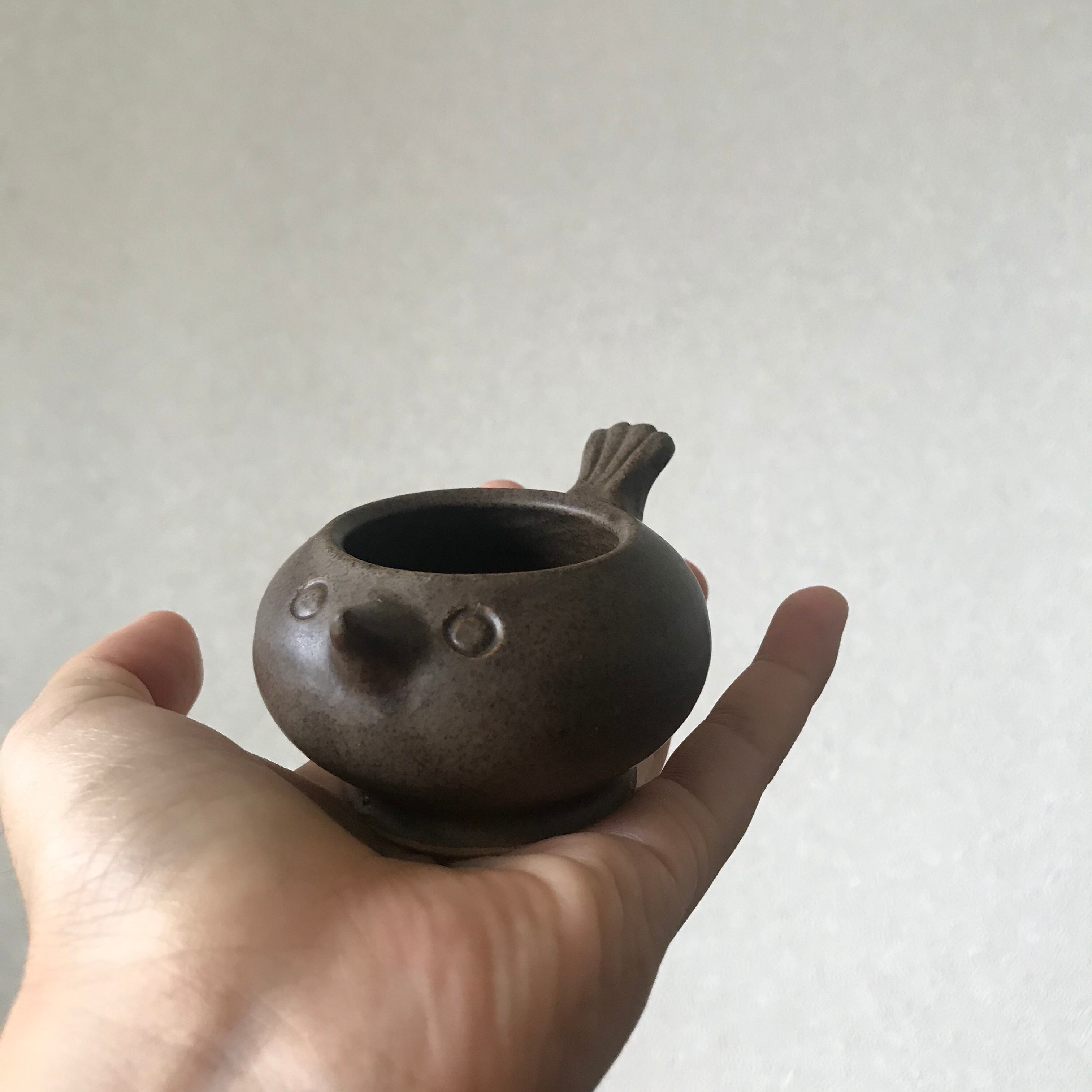 茶色い鳥のいれもの
