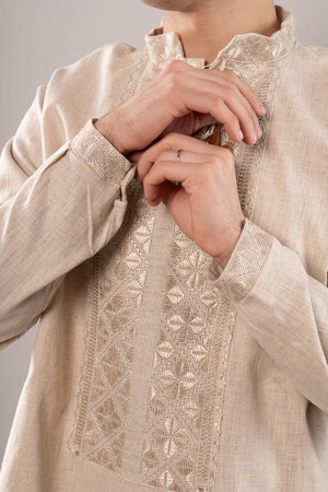 ウクライナ刺繍ヴィシヴァンカ　シルク糸　平行縫い　手刺繍　Lサイズ　メンズ