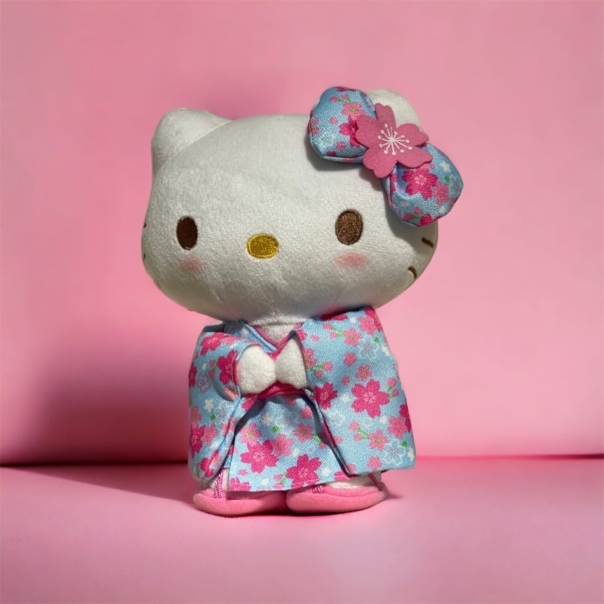 桜の柄の着物を着たキティちゃんのぬいぐるみ | Flune ベビー＆キッズ