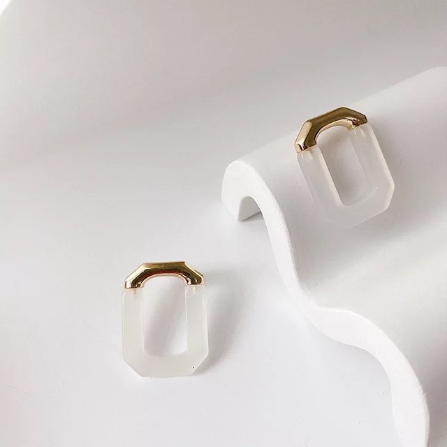 送料無料【予約商品】 　(01334)  ピアス　ゴールド　半透明　樹脂　　 おしゃれ
