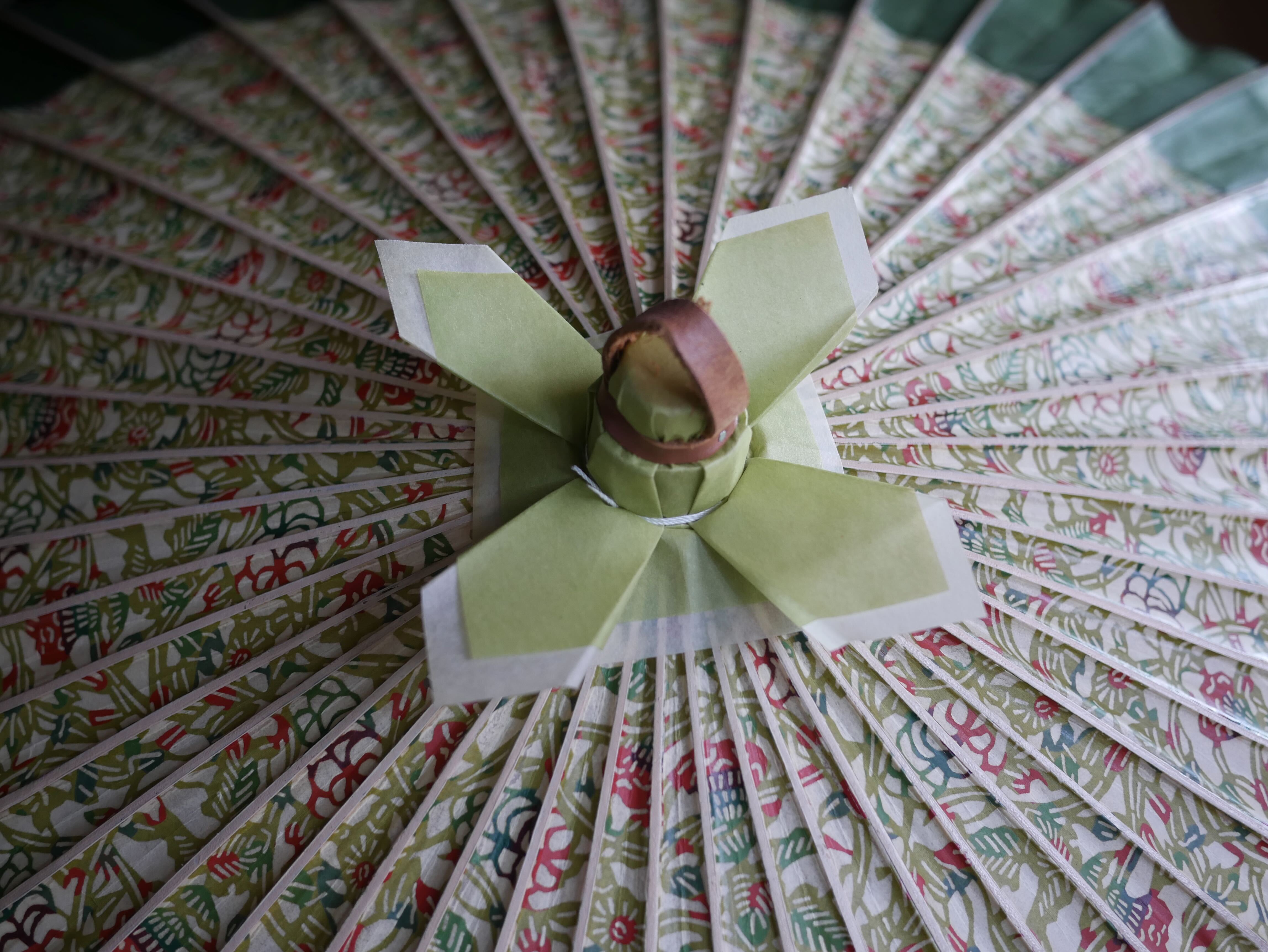緑月奴 Tsukiyakko (green) | 和傘 傘森 wagasa kasamori