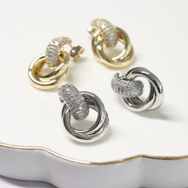 ラインストーンダブルリングピアス　チタンポスト使用　低アレルギー　bittersweet