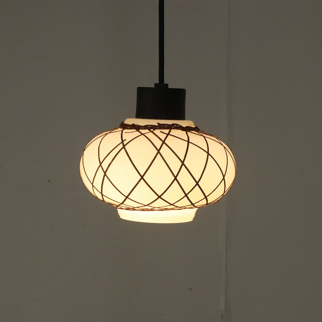 アンティーク　古い乳白ガラスシェードランプ　レトロ　吊り下げ照明　アトリエランプ 公式】アンティーク家具ラフジュ工房商品詳細ページ昭和レトロ