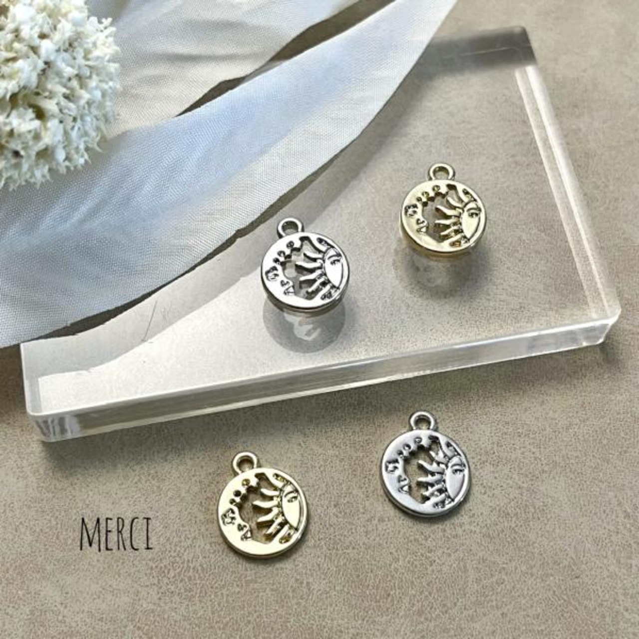 サンムーンラウンドチャーム/太陽/月/コネクター /ネックレス