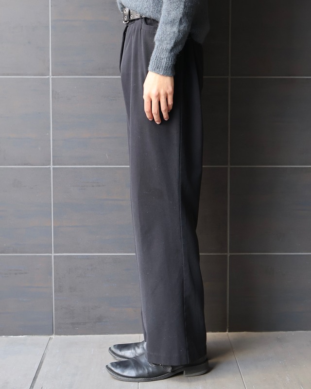 No-tuck straight slacks
