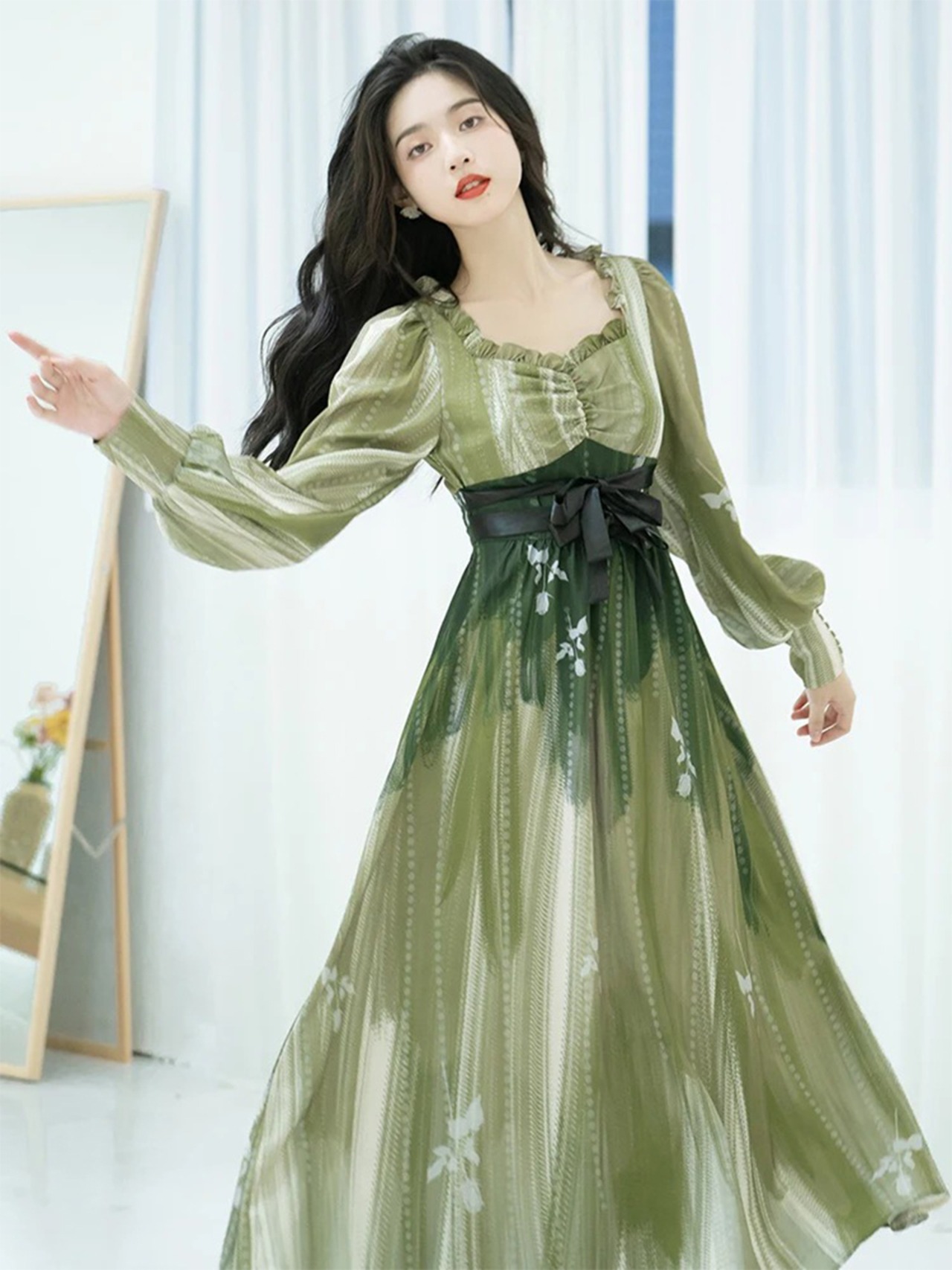 【0182】Waist Ribbon Green Long Sleeve Dress