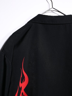 tribal motif flame pattern over silhouette s/s shirt
