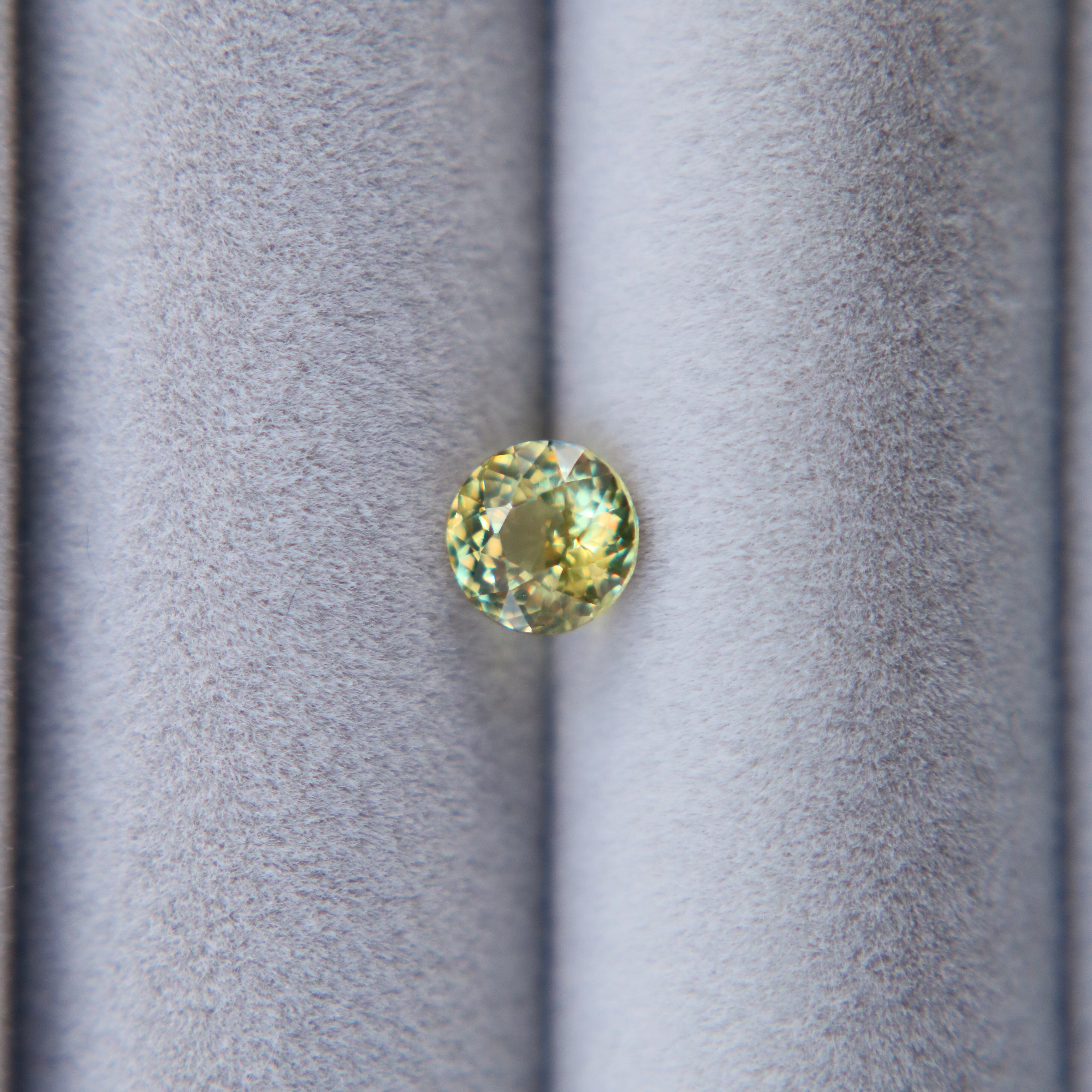 天然グロッシュラーガーネット 0.72ct【Z1112】 | GemQuality