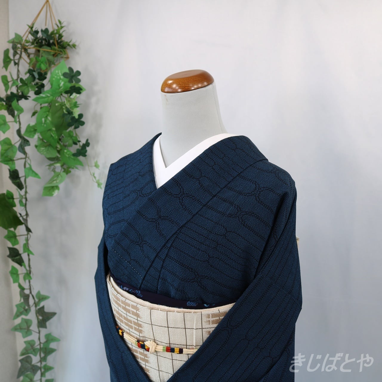 (相良刺繍)  青磁色  単衣  居敷当て付わのふじ付け下げ