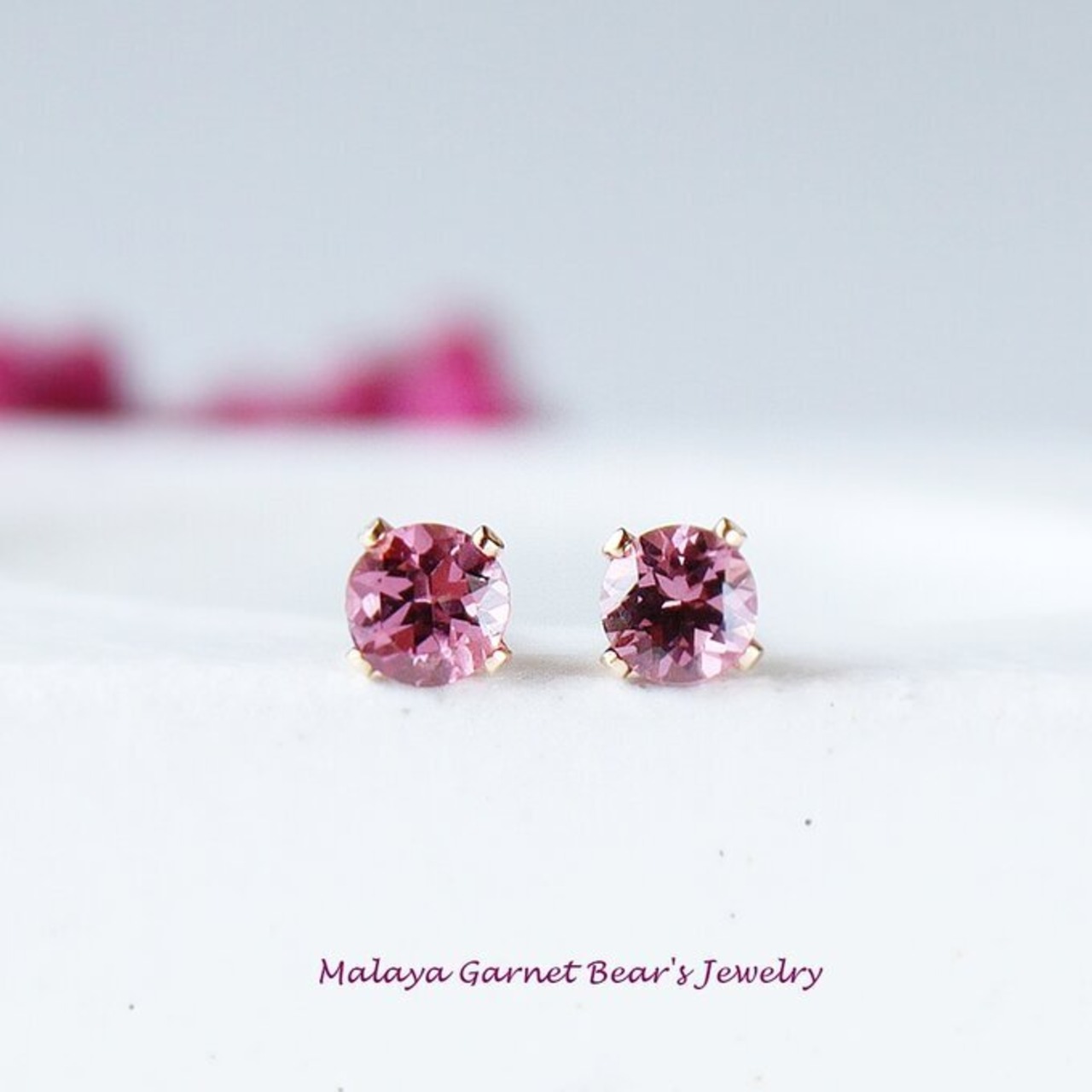 再入荷｜希少！マラヤガーネットのひと粒ピアス 4mm｜選べるピアス金具 アレルギー対応