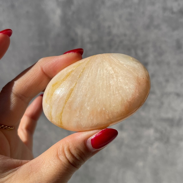 【スティルバイト】パームストーン｜握り石｜鉱物 天然石 パワーストーン