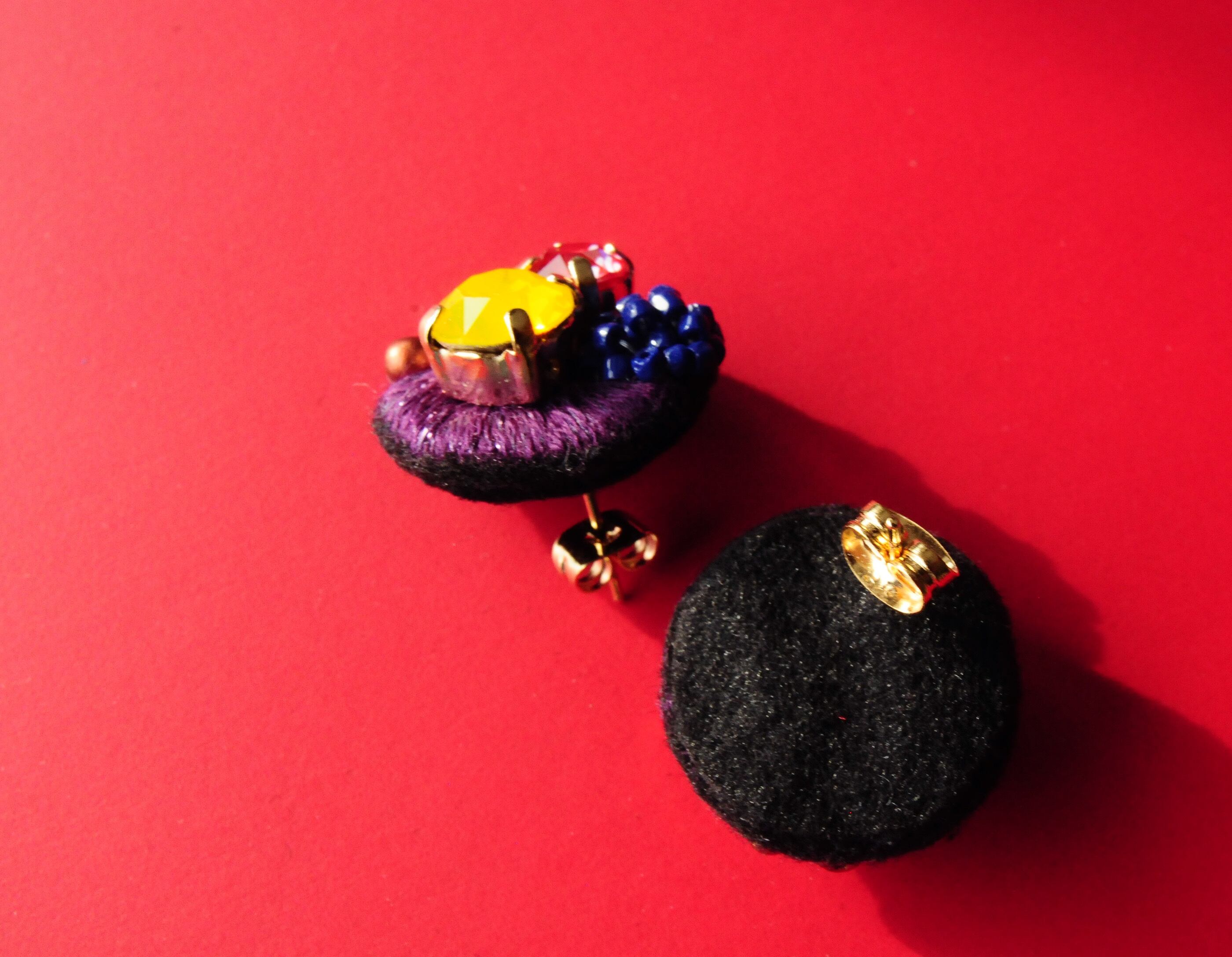 ＜Stella～遊び好きの星～＞刺繍ピアス「 ジュエルJewe/パープルブーケ 」★ロングポスト/アレルギー対応変更可能