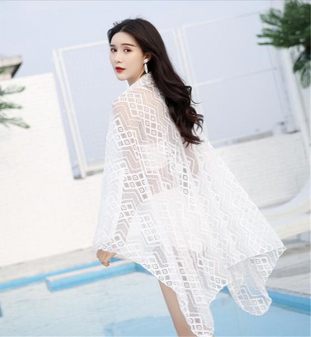 いろんなシーンで活躍する!水着 ビキニ セクシー 3点セット鋼托がある 温泉 レース 美しい背中