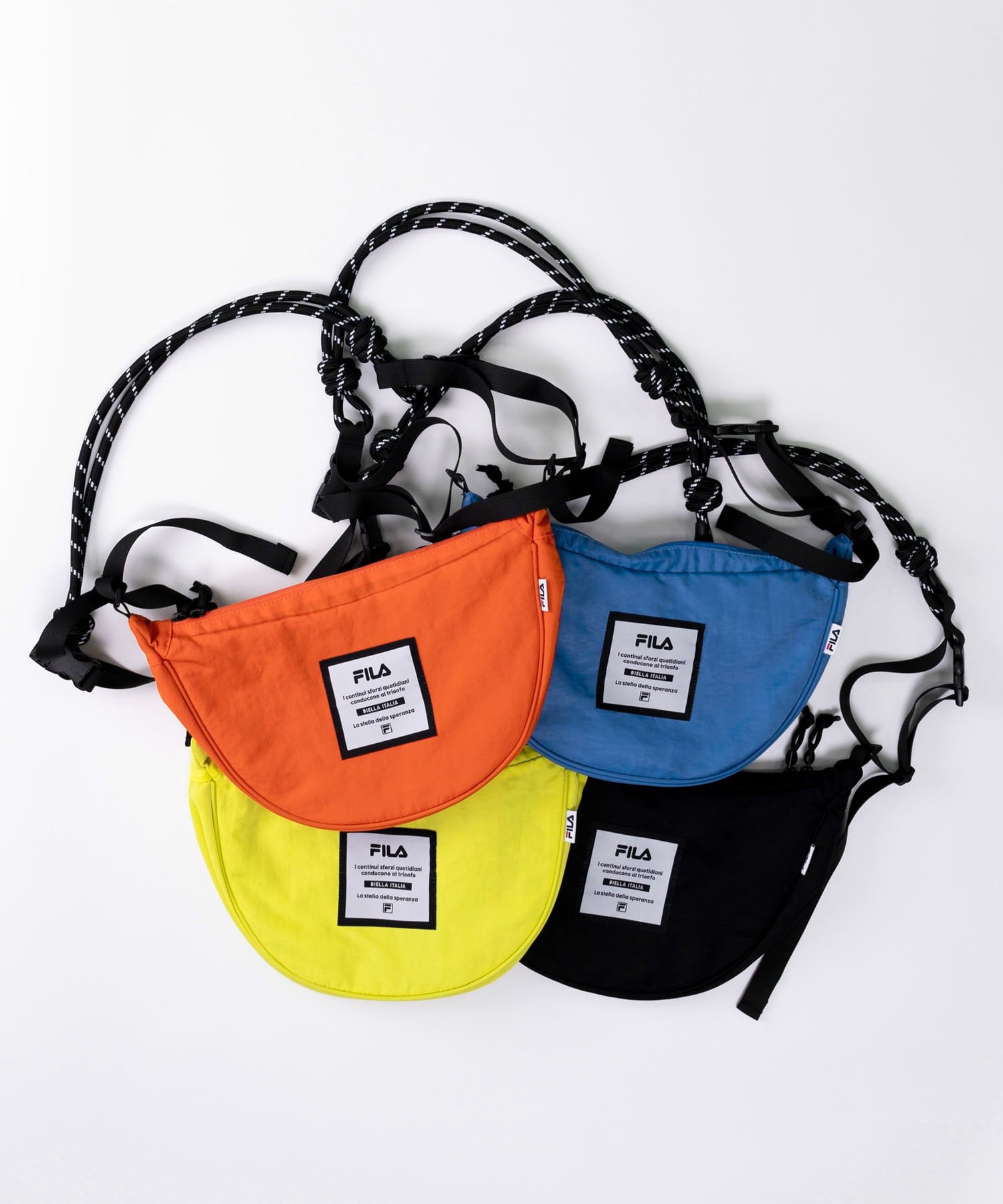 ユニセックス向けのブランドをメインにした、カジュアルな洋服や服飾