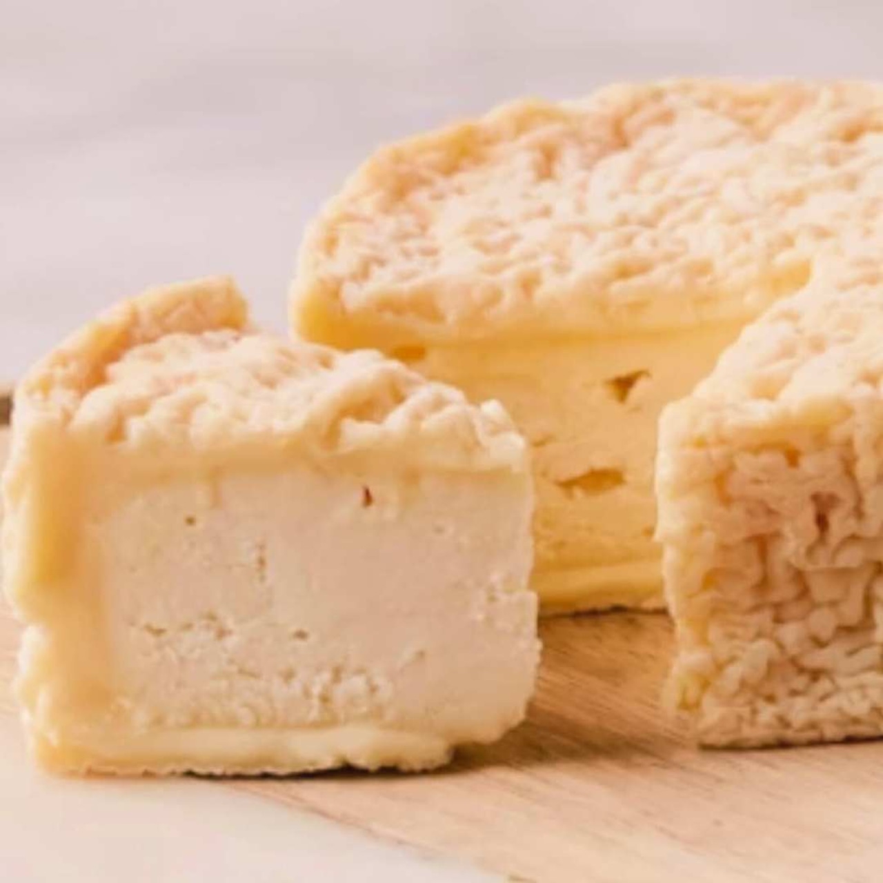 アフィネ オ シャブリ シャランセ フランス産 ウォッシュ チーズ ジェルマン 200g Affine au Vin de Chablis Chalancey 200g Washed Rind Cheese