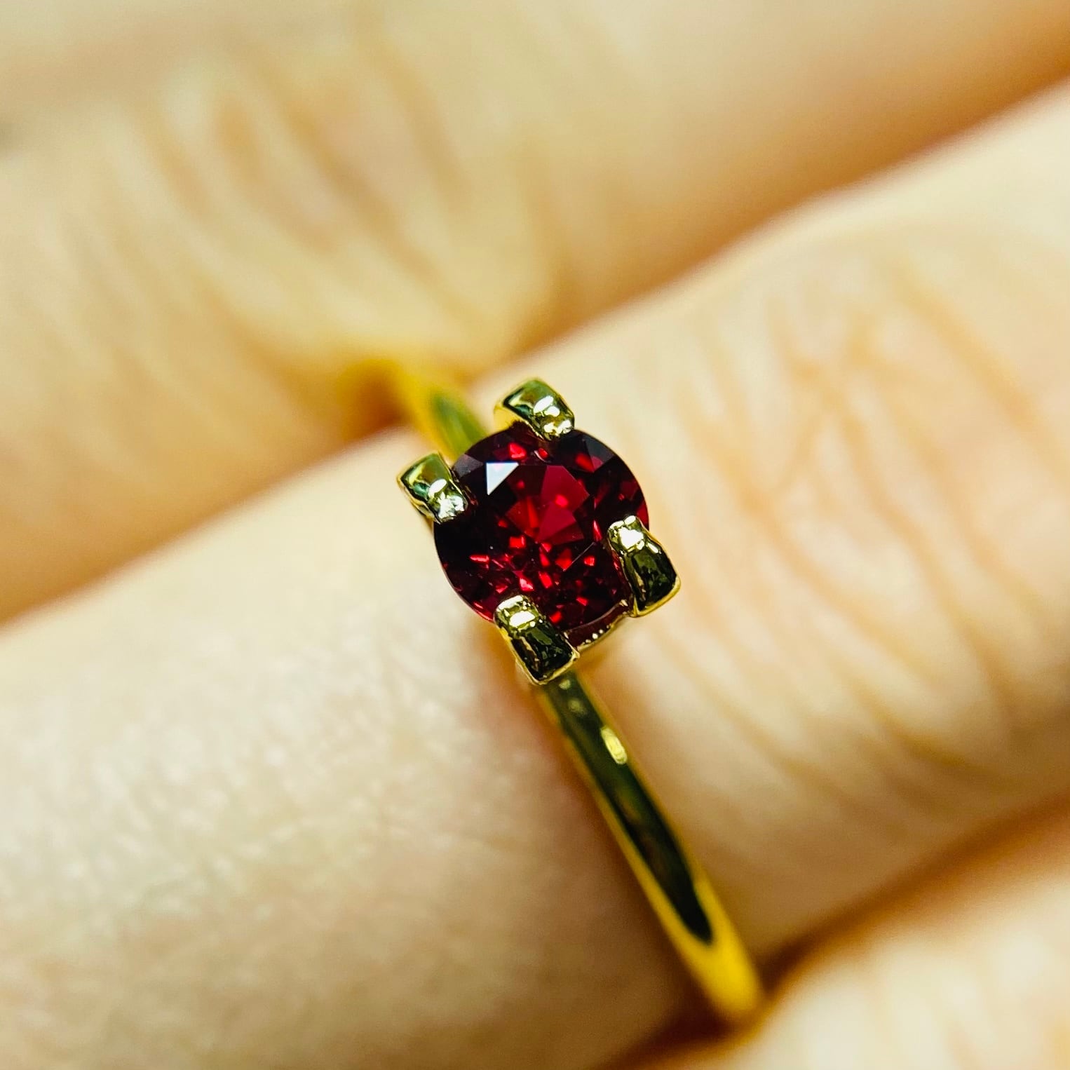 クラシックな王道レッド　ミャンマーモゴック産レッドスピネル