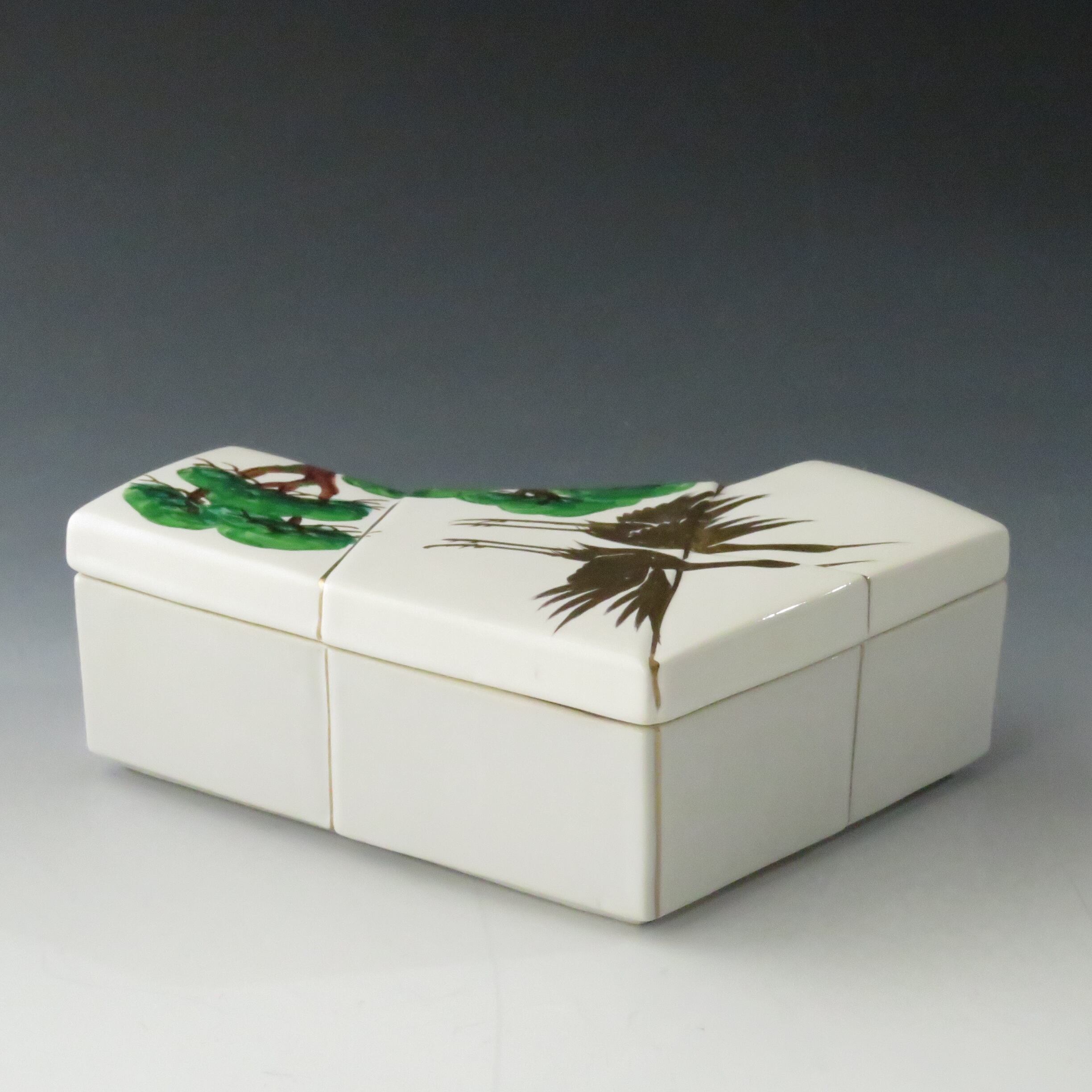 【極美品】清水焼き　森俊山作　乾山写し石垣の図四方向付け　4点セット箱無し 瑞香 清水焼 色絵金彩松鶴文 結び形蓋物 合子 蓋向付 見返り宝尽し