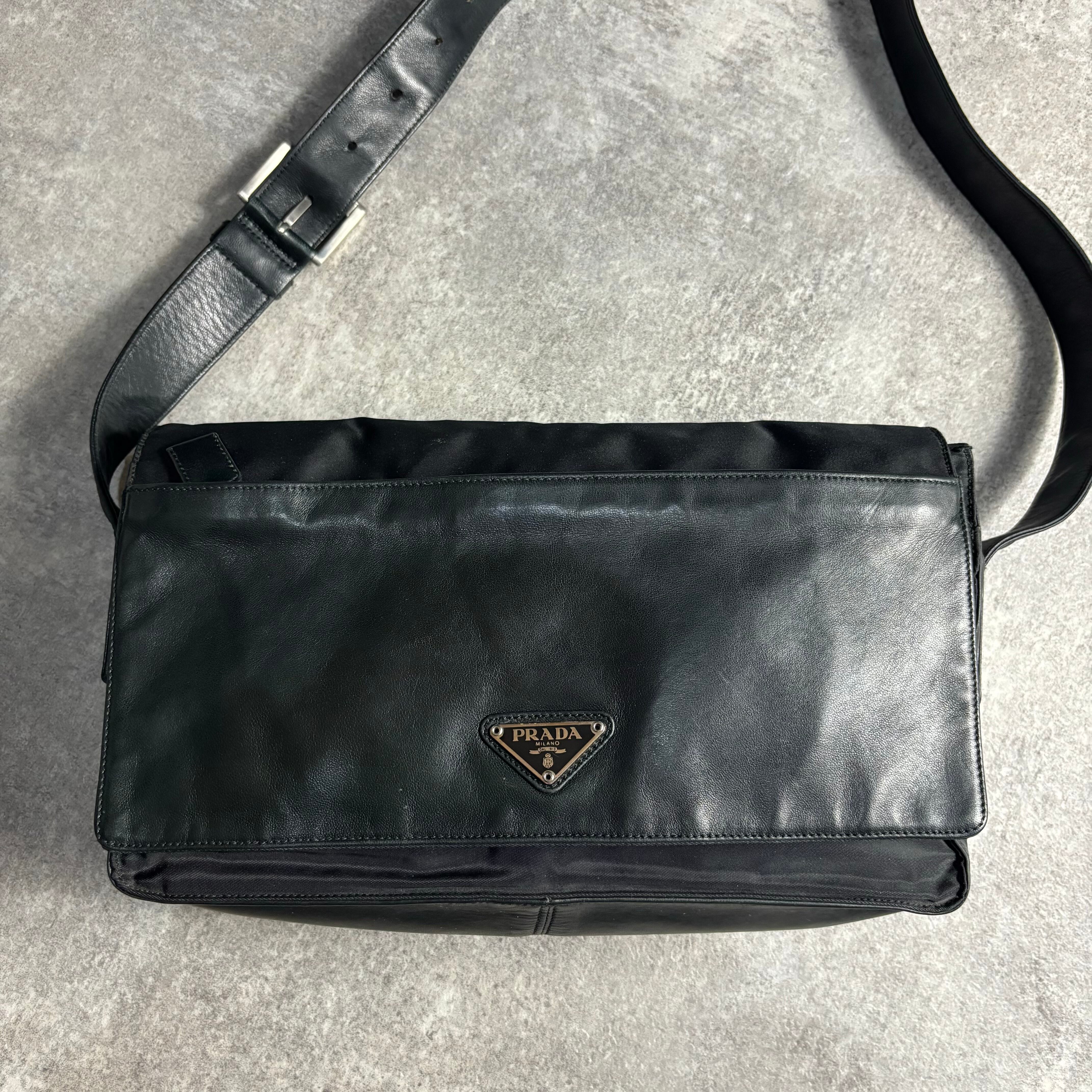 FW2000's PRADA MESSENGER BAG LEATHER | LOST