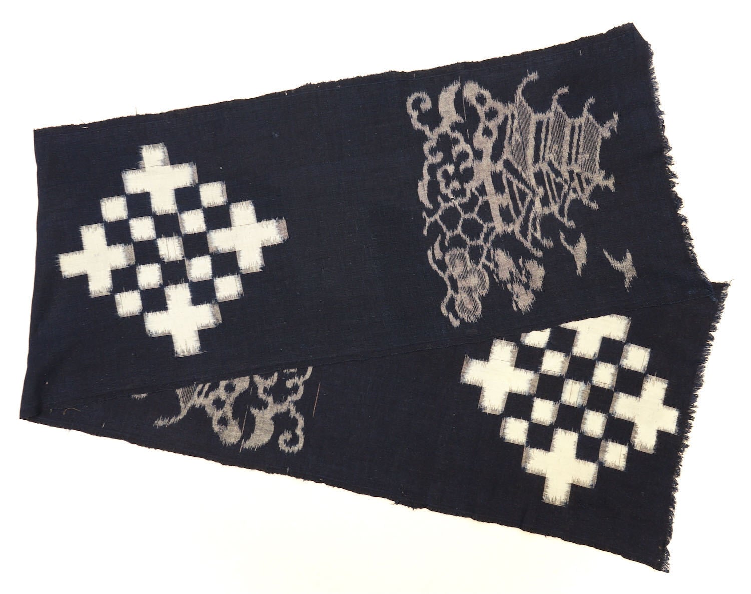 絣のタペストリー（A）更紗　藍染 絣のタペストリー（A）更紗 藍染