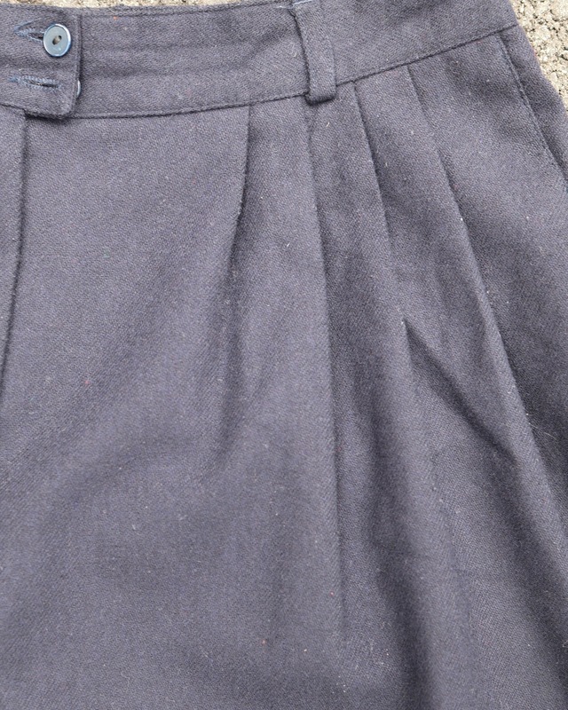 Wool 3-tuck baggy shorts