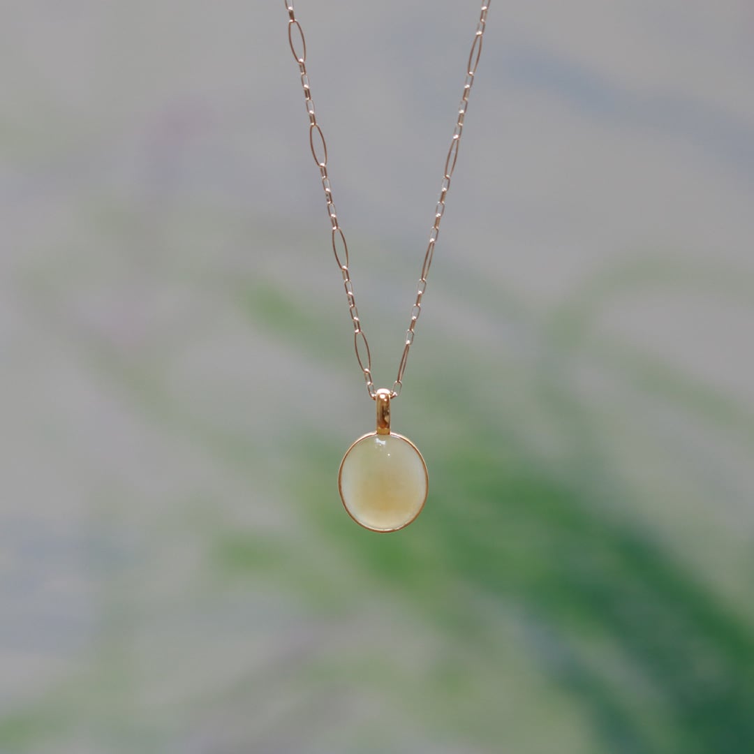 K10YGオーバル jade yellow 翡翠ネックレス A貨翡翠 jd_ne1295