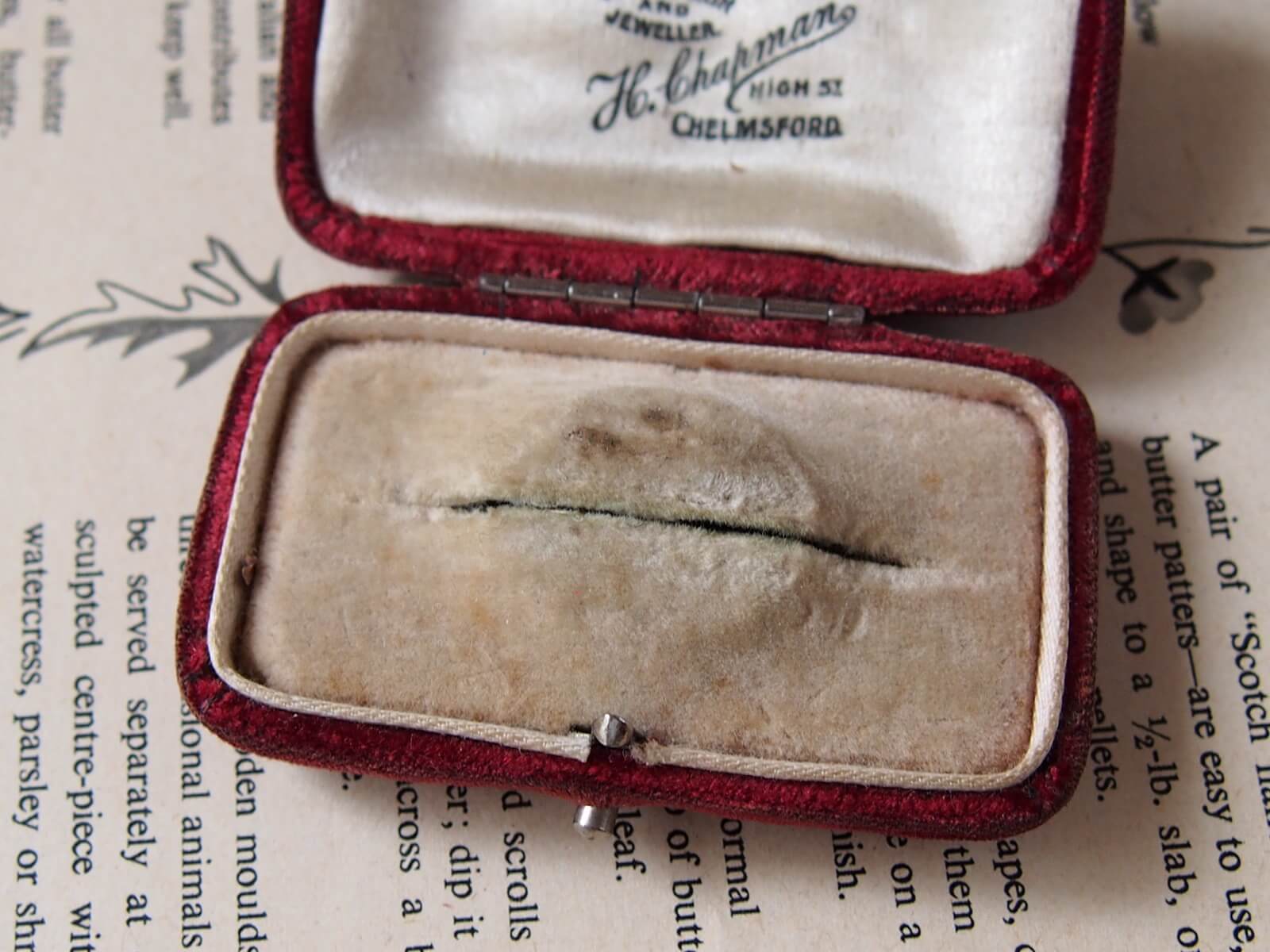 イギリスアンティーク ジュエリーケース ブローチケース | Bonny Bee