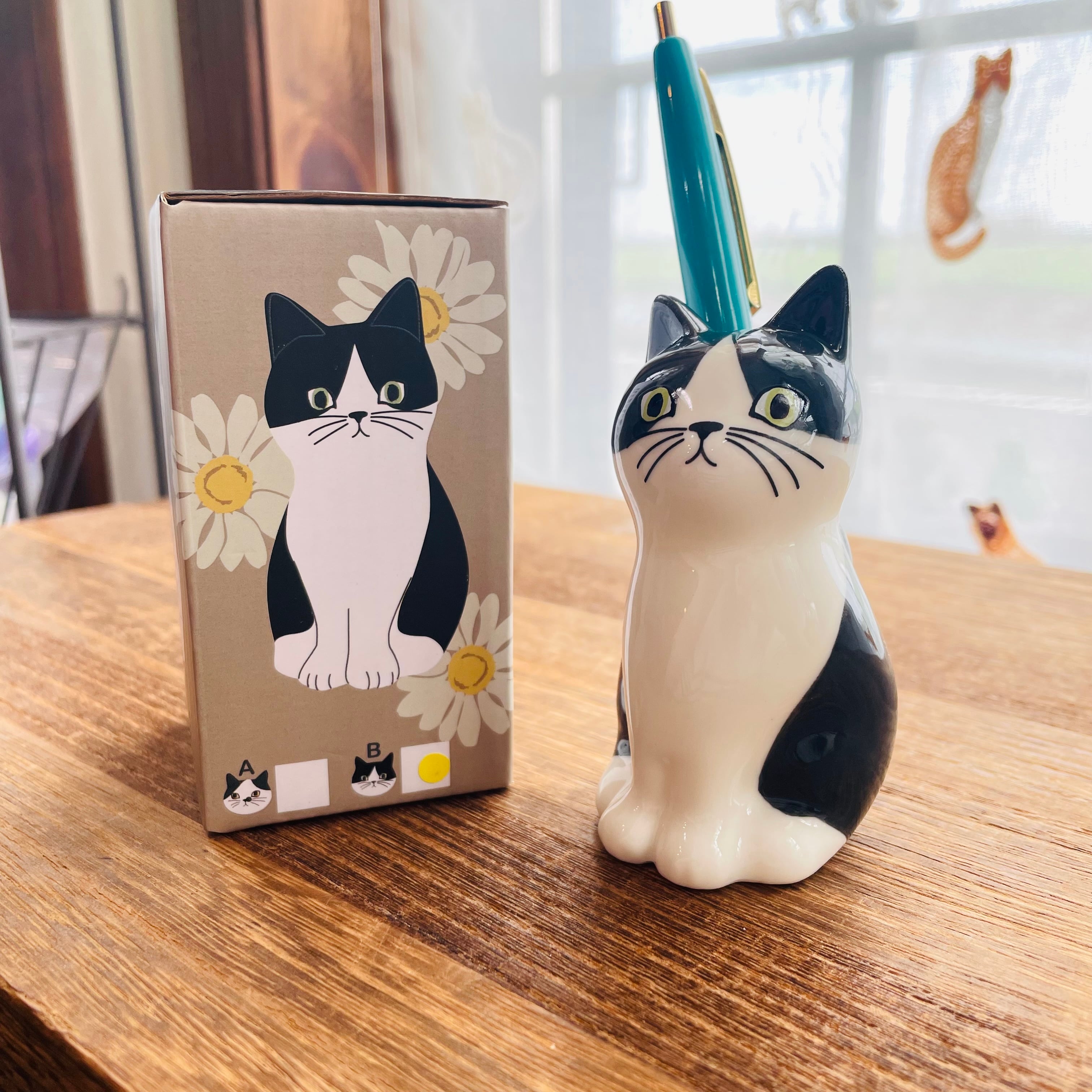 フラワーベース｜ ペンスタンド｜ハチワレこねこB　猫 ねこ ネコ 猫雑貨 ねこモチーフ 猫グッズ ネコ柄 花瓶 花器 花びん フラワーベース 置物 オブジェ フラワーアレンジ ペン立て ペンスタンド 陶器 かわいい おしゃれ レディース プレゼント 贈り物 ギフト