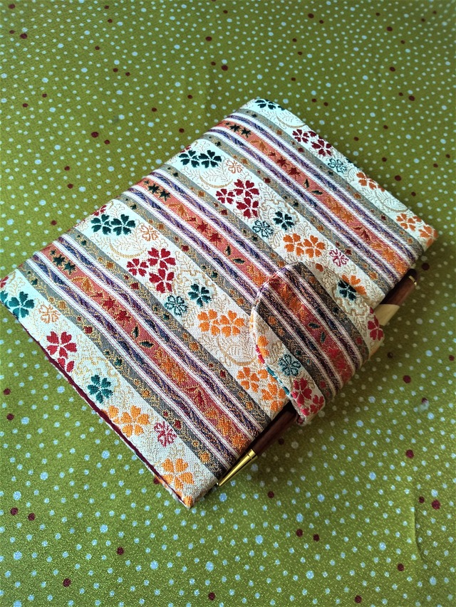 西陣織手縫い手帳カバー(A6サイズ＝文庫本サイズ)
