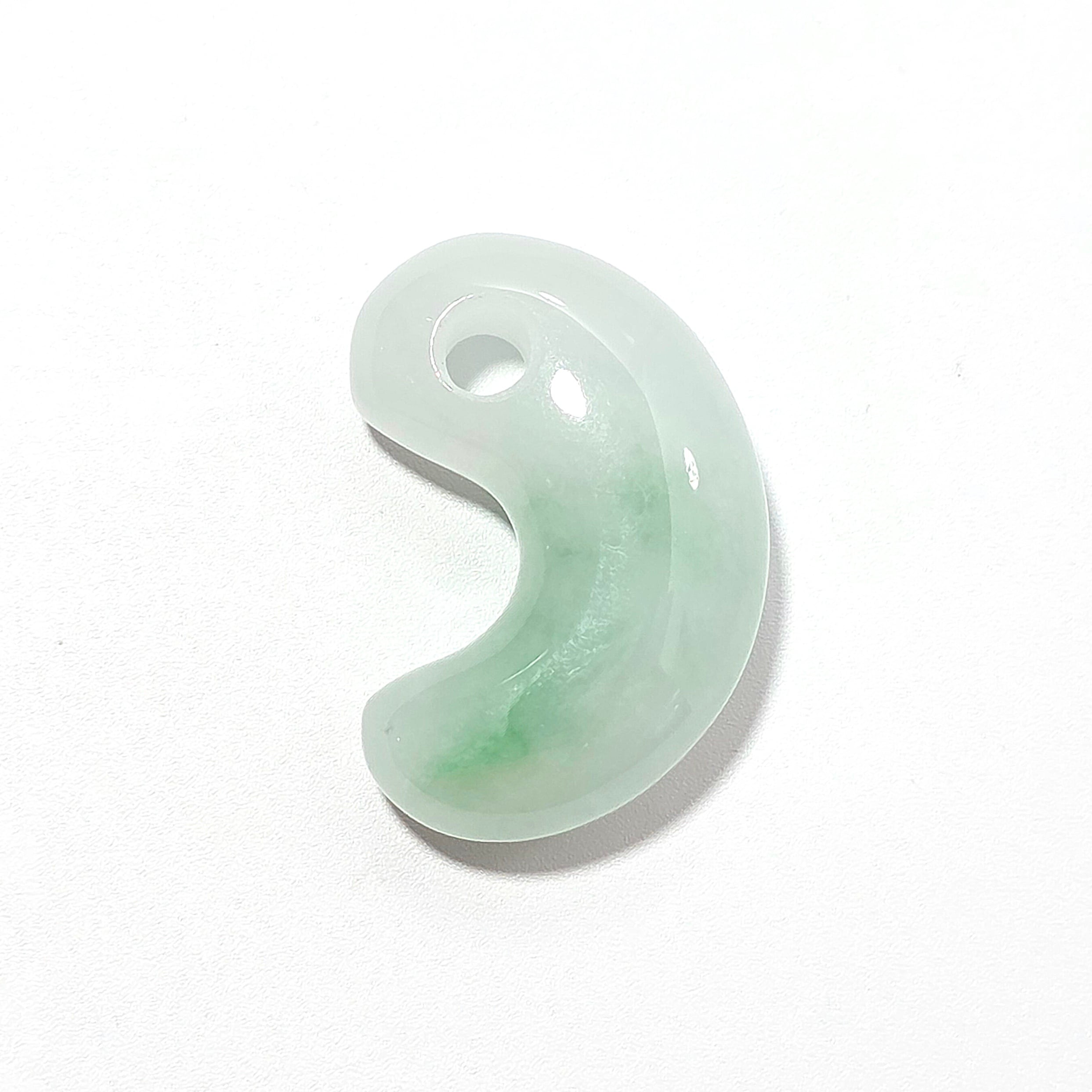 勾玉 | 糸魚川翡翠工芸家 赤羽可行BASE