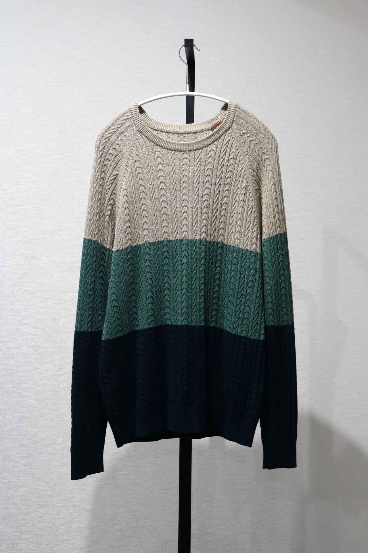 Triple color border knit sweater